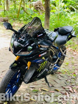 Yamaha R15 V3